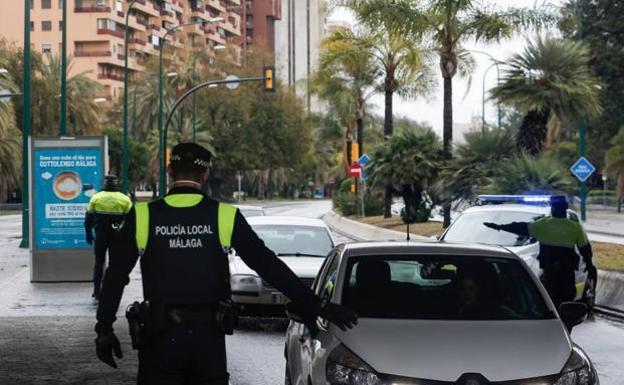 La Policia Local De Malaga Denuncia A 2 861 Personas Por Incumplir El Estado De Alarma Desde La Entrada En Vigor Del Decreto Diario Sur