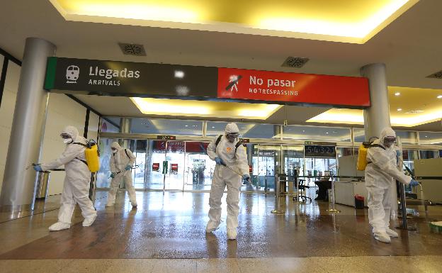 Las residencias de mayores y los centros sanitarios copan la mitad de las misiones de la UME en Málaga