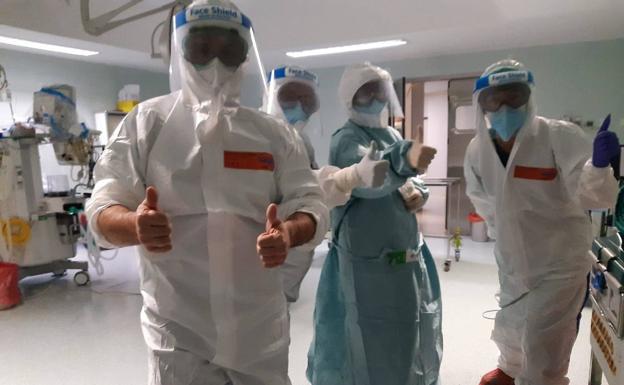 El Hospital de Antequera opera con éxito al primer paciente con COVID-19 en un quirófano específico