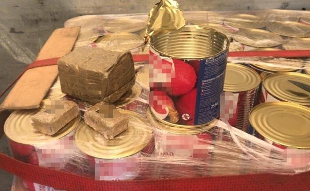 Narcos crean una conservera en Málaga y ocultan la droga en latas de tomate para burlar el confinamiento