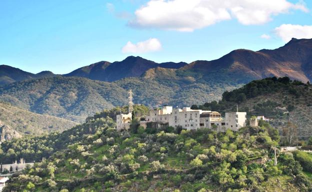 Monda: La fortaleza escondida en un hotel de la Sierra de las Nieves