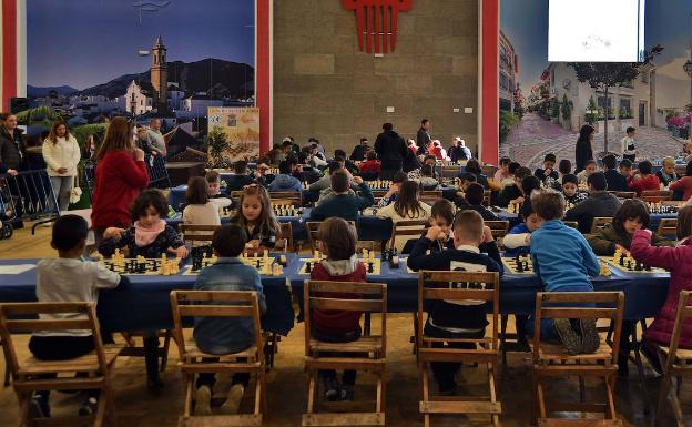 La Escuela Municipal de Ajedrez de Estepona organiza más de 20 torneos en cuarentena