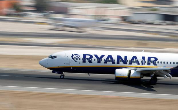 Ryanair anuncia que dejará de volar si tiene que dejar asientos vacíos por el coronavirus