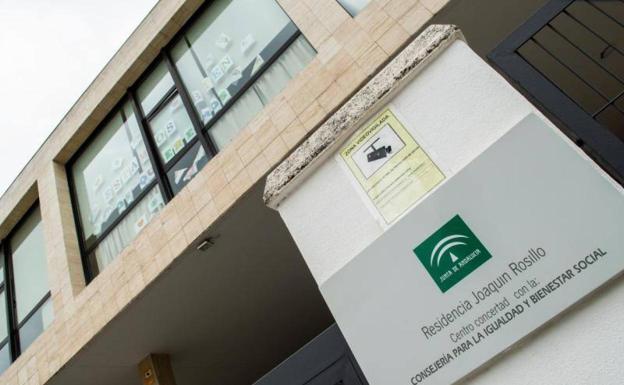 El 73,6% de la residencias andaluzas no registra casos de coronavirus pero los contagios se elevan a 1.978