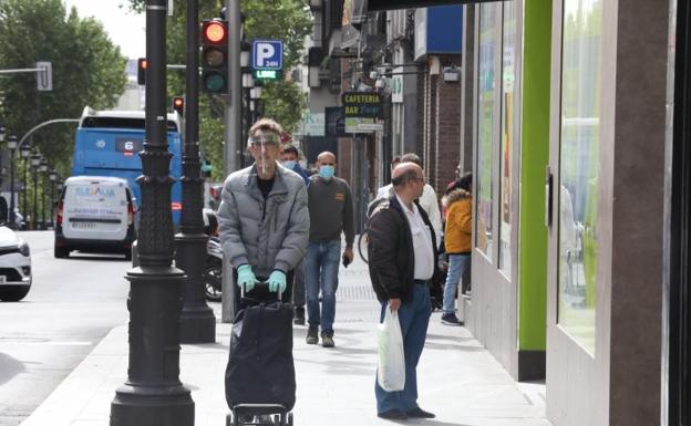 La alta incidencia de contagios podría hacer que Madrid y Barcelona retrasaran su entrada en la desescalada