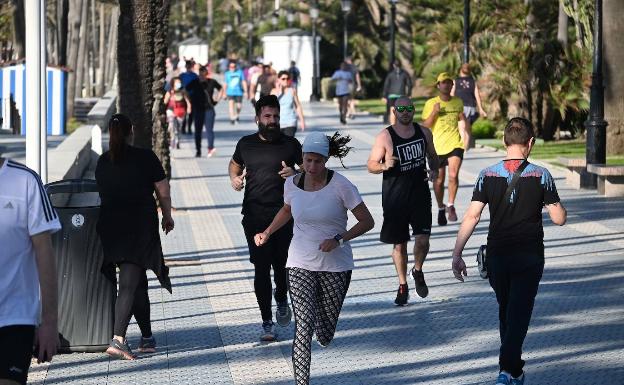 Los corredores toman los paseos marítimos en Marbella