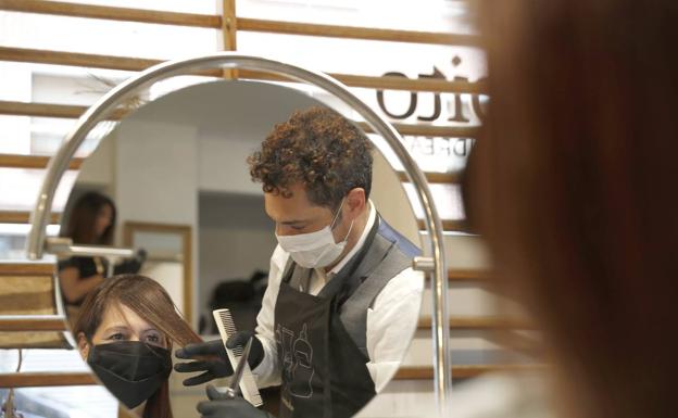 Así se adaptará el pequeño comercio a los protocolos sanitarios para su reapertura desde este lunes