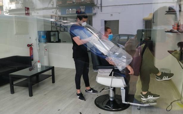 Peluquerías y centros de estética se animan en Ronda