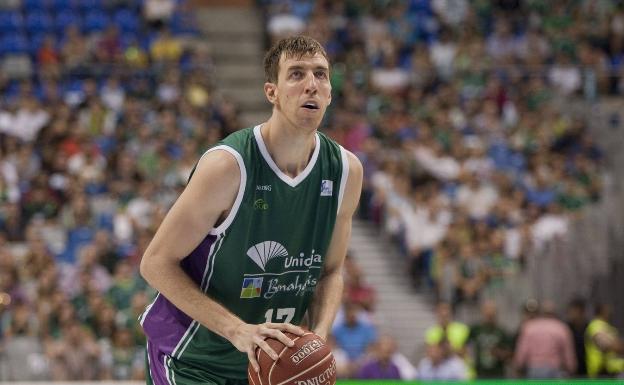 Se retira Fran Vázquez, histórico del Unicaja y primer gran traspaso del club