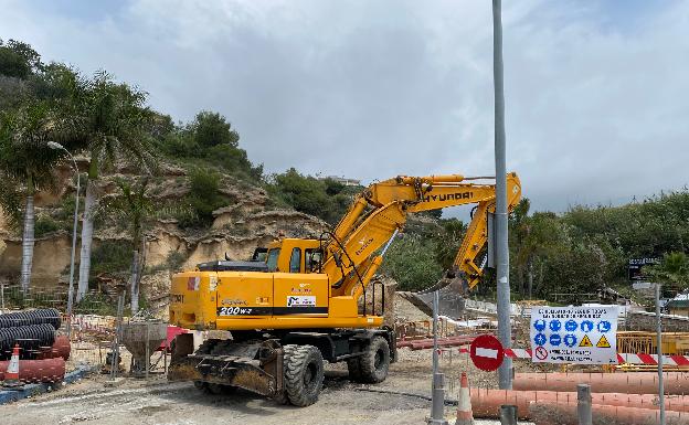 Las obras de la depuradora de Nerja cogen ritmo con la vista puesta en el verano para entrar en pruebas
