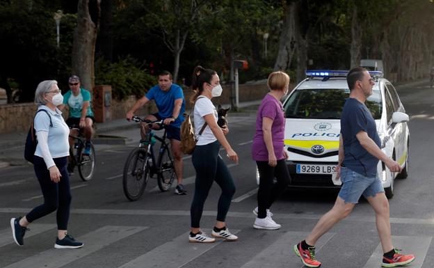 El PSOE-A advierte «del riesgo para la salud» que supone que Málaga y Granada pasen de fase sin cumplir los requisitos