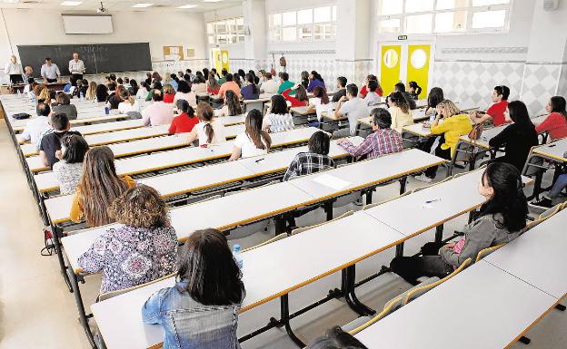 Los 160 aspirantes a abogados de Málaga harán el 4 de julio el examen suspendido por el Covid-19, pero será online y con menos tiempo