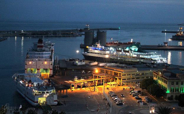 El Gobierno fleta un barco de repatriación de españoles desde Tánger a Málaga