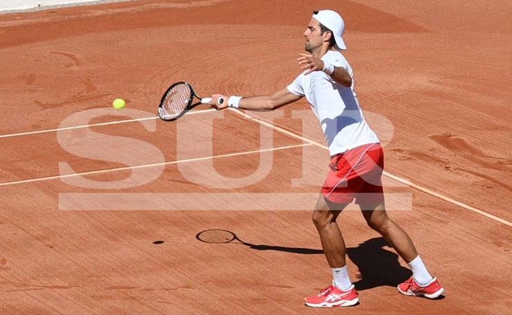 Djokovic regresa a los entrenamientos en Puente Romano