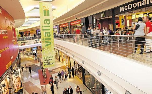 Prohibidas las zonas comunes y aforo limitado: así abrirán los centros comerciales en la fase 2