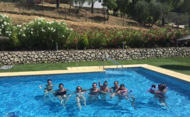 La restricción de aforo amenaza a las piscinas comunitarias