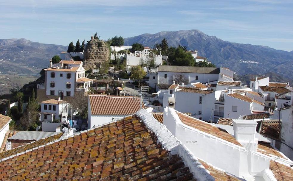 El BOE reduce a 75 los municipios de Málaga de menos de 10.000 habitantes sin restricciones horarias