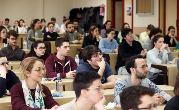 El ministro de Sanidad ve difícil otro procedimiento distinto al telemático para elegir plazas MIR este año