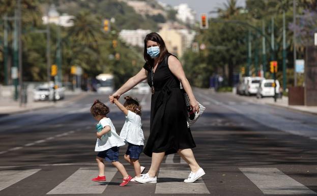 Los menores podrán salir desde este lunes con todos los adultos con los que convivan