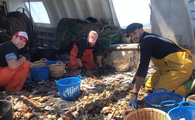 La flota de arrastre desconoce aún los días que podrá faenar este año con el nuevo plan de pesca