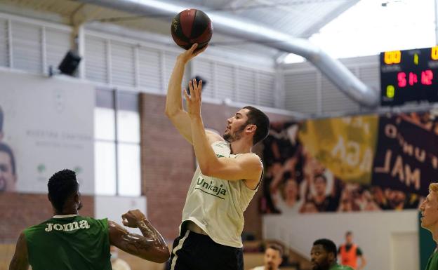 Viajarán catorce jugadores a Valencia a expensas de la decisión sobre Francis Alonso