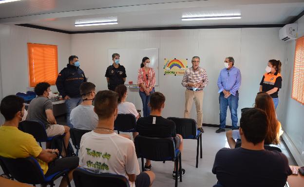 Arranca un servicio de supervisión de playas con 10 efectivos que informarán sobre las medidas de seguridad