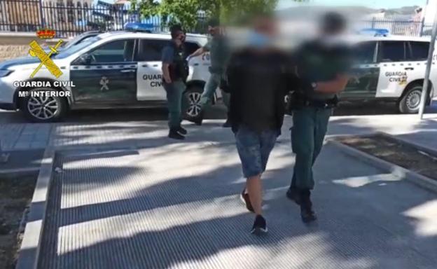 Cae una banda de ladrones de casas que vivían de okupas y se hacían pasar por policías si los pillaban