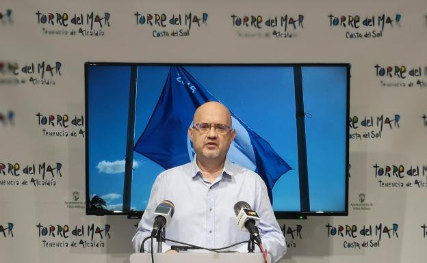 Vélez renueva un año más el distintivo de Bandera Azul en las playas de Torre del Mar, Benajarafe y Caleta