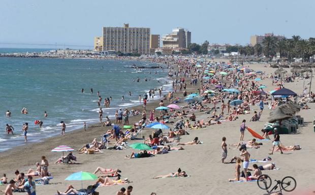 Bendodo: «No hace falta que nos comamos la playa este fin de semana»