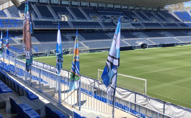 Sin pasamanos inicial ni intercambio de camisetas y con el estadio dividido en tres zonas