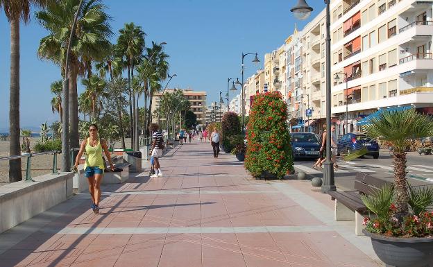 El Ayuntamiento de Estepona comenzará la renovación del paseo marítimo en septiembre