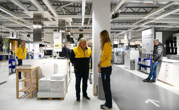 Técnico de Comunicación, vendedor de Ikea o de sanitarios, entre los trabajos que se ofrecen en Málaga