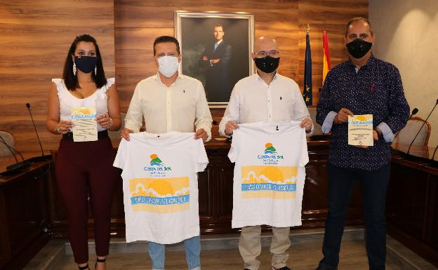 Torrox presenta una campaña informativa con recomendaciones para disfrutar de unas playas seguras