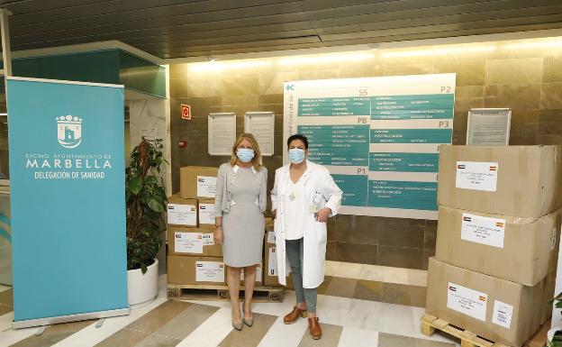 Marbella entrega al Hospital Costa del Sol más de 15.000 artículos donados por Emiratos Árabes