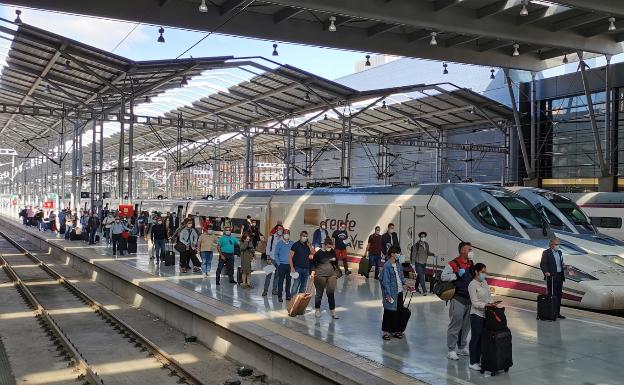 Renfe cuelga por primera vez el cartel de completo en un AVE de Madrid a Málaga