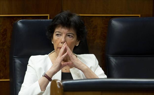 Celaá cara el próximo curso: «Intentaremos que las escuelas permanezcan abiertas si hubiera un rebrote»