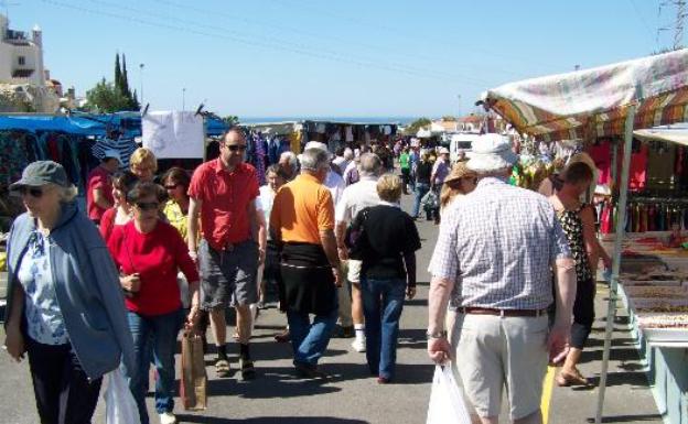 El mercadillo de Nerja reabrirá el próximo martes con todos sus puestos y medidas de seguridad frente al coronavirus