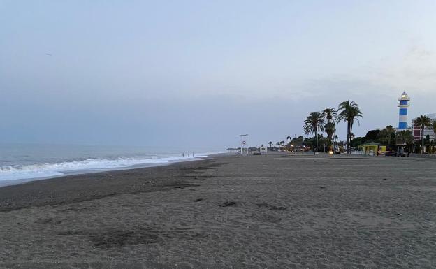 Quejas por el retraso en la instalación del balizamiento en las playas de la Axarquía