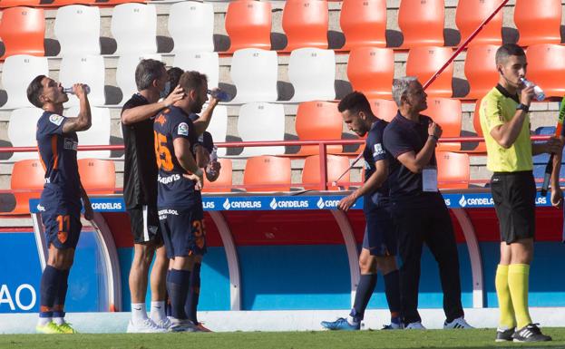 El Málaga cierra la jornada en la misma posición y con tres puntos sobre el descenso