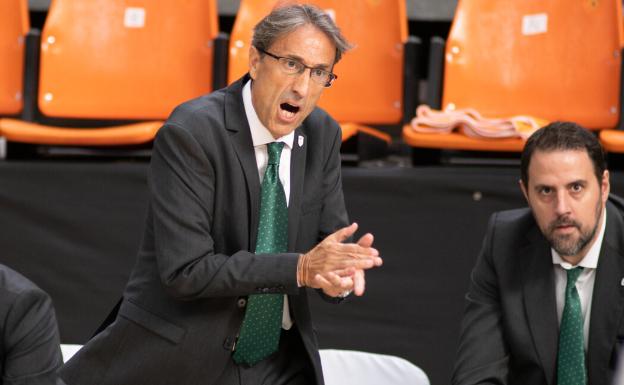 El Unicaja apuesta por la continuidad de Luis Casimiro al frente del equipo