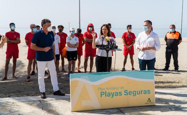 El dispositivo de playas de la Junta de Andalucía cuenta con 45 auxiliares en Nerja