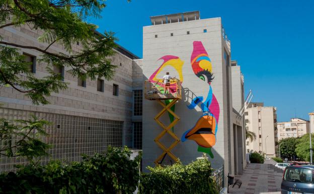 La Ruta de Murales Artísticos de Estepona incorpora una obra dedicada al colectivo transgénero