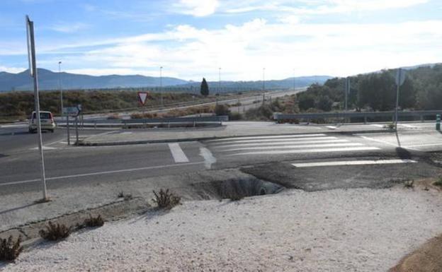 El Hospital de la Serranía cumple tres años sin acceso peatonal