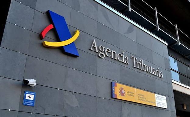 Hacienda habilita las consultas telefónicas para las pensiones o el aplazamiento de deudas y más de una veintena de trámites