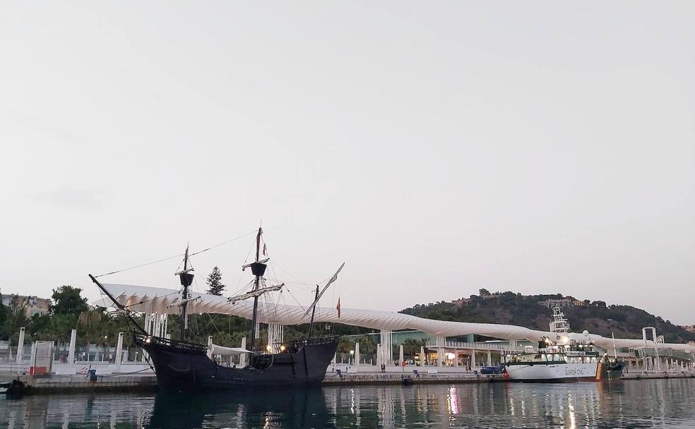 El puerto de Málaga luce su Nao Victoria