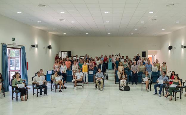 Estepona premia a los 17 mejores alumnos de Bachillerato