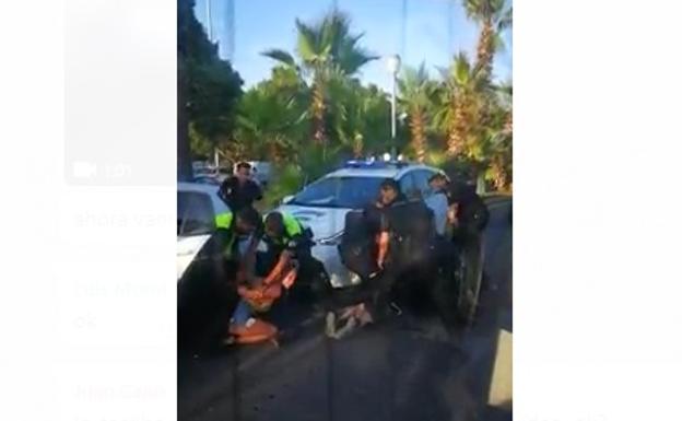 Espectacular persecución en Marbella con tramos en sentido contrario y sobre la acera