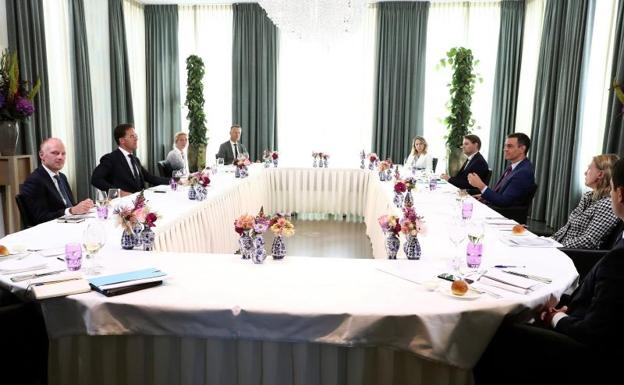 La UE se somete a una cumbre extenuante sin garantía de acuerdo para la reconstrucción