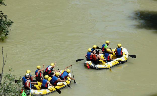 Aventura en el Genil: Un trepidante recorrido por aguas malagueñas