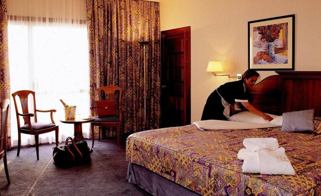 El hotel Don Carlos de Marbella abrirá sólo siete meses y medio al año hasta 2023